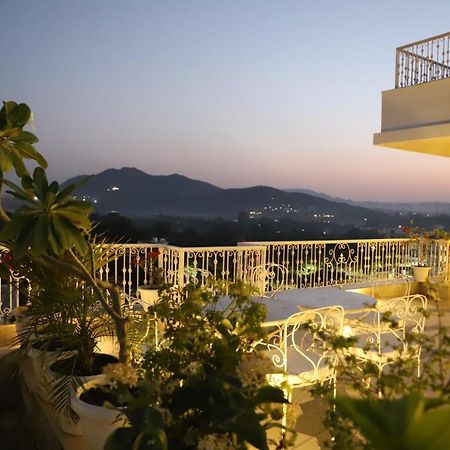 The Kehloor Hotel Udaipur Bagian luar foto