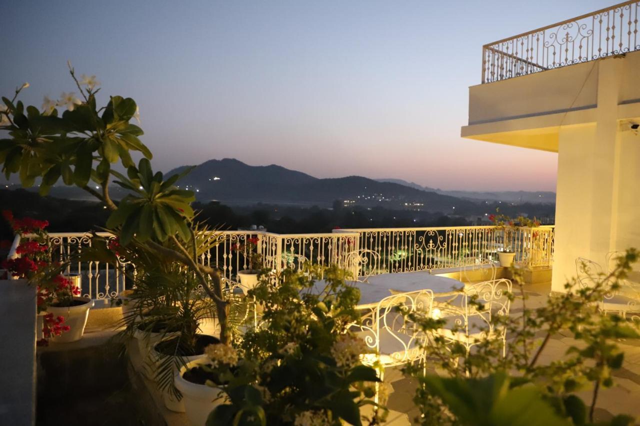 The Kehloor Hotel Udaipur Bagian luar foto